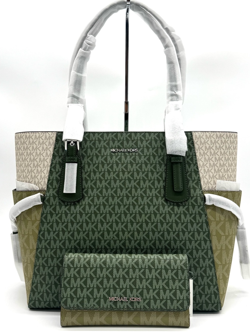 Michael Kors Voyager Large Color-Block Logo Tote Bag w Matching Trifold Wallet